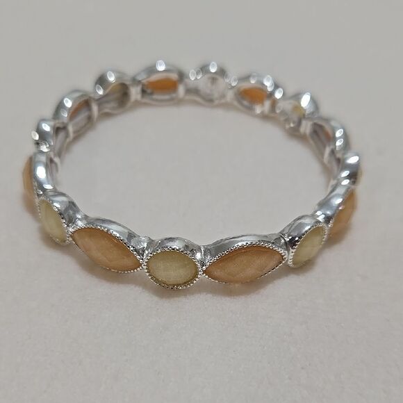 Liz Claiborne Peach and Cream Bracelet - Picture 1 of 5